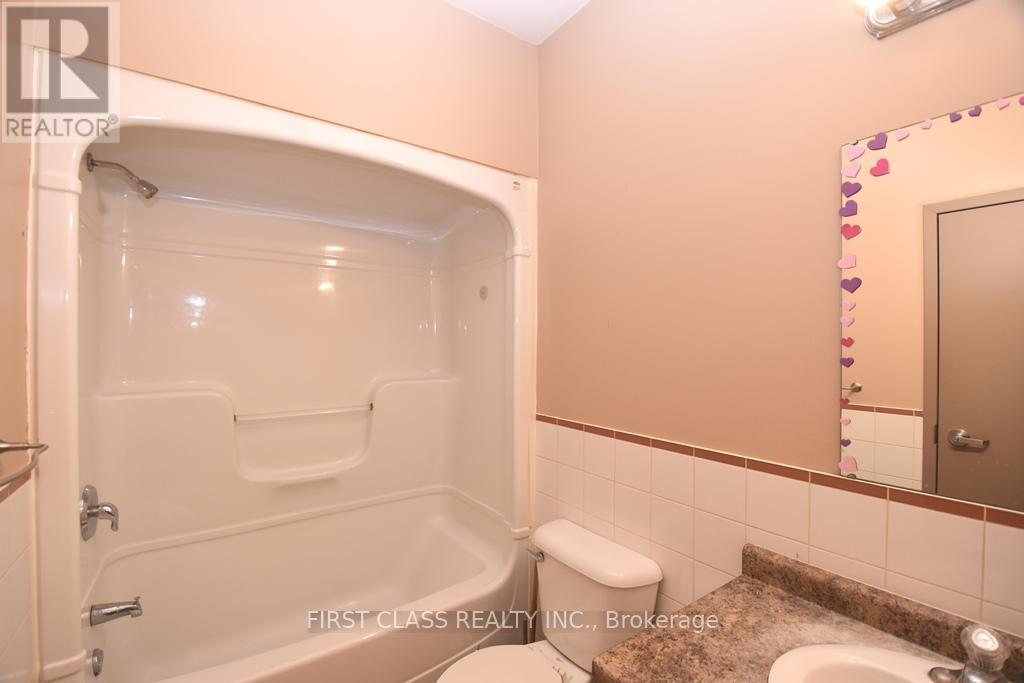 3 - 18 Market Street, Brantford, Ontario  N3T 2Z5 - Photo 4 - X12599880