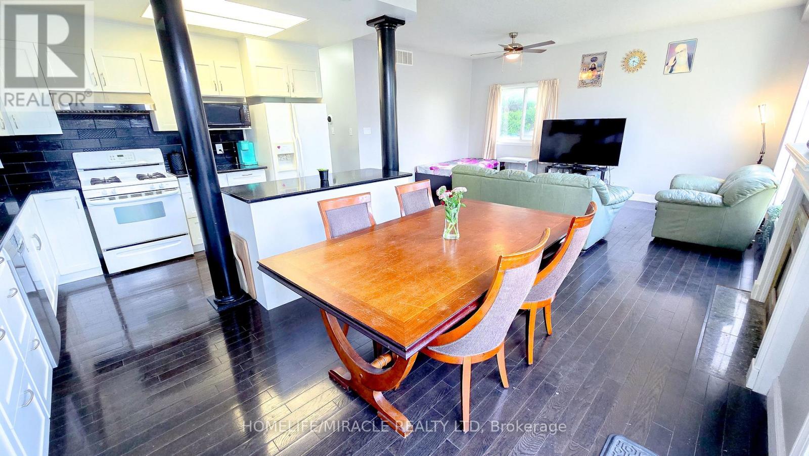 22 Rockwood Road, Kitchener, Ontario N2E 3S5 - Photo 10 - X12599882