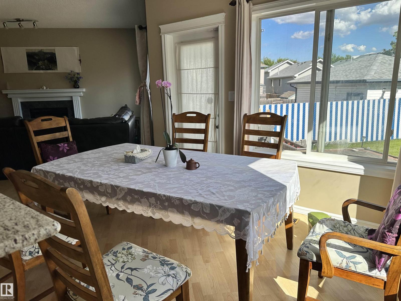 4619 151 Av Nw, Edmonton, Alberta  T5Y 3A1 - Photo 3 - E4467221