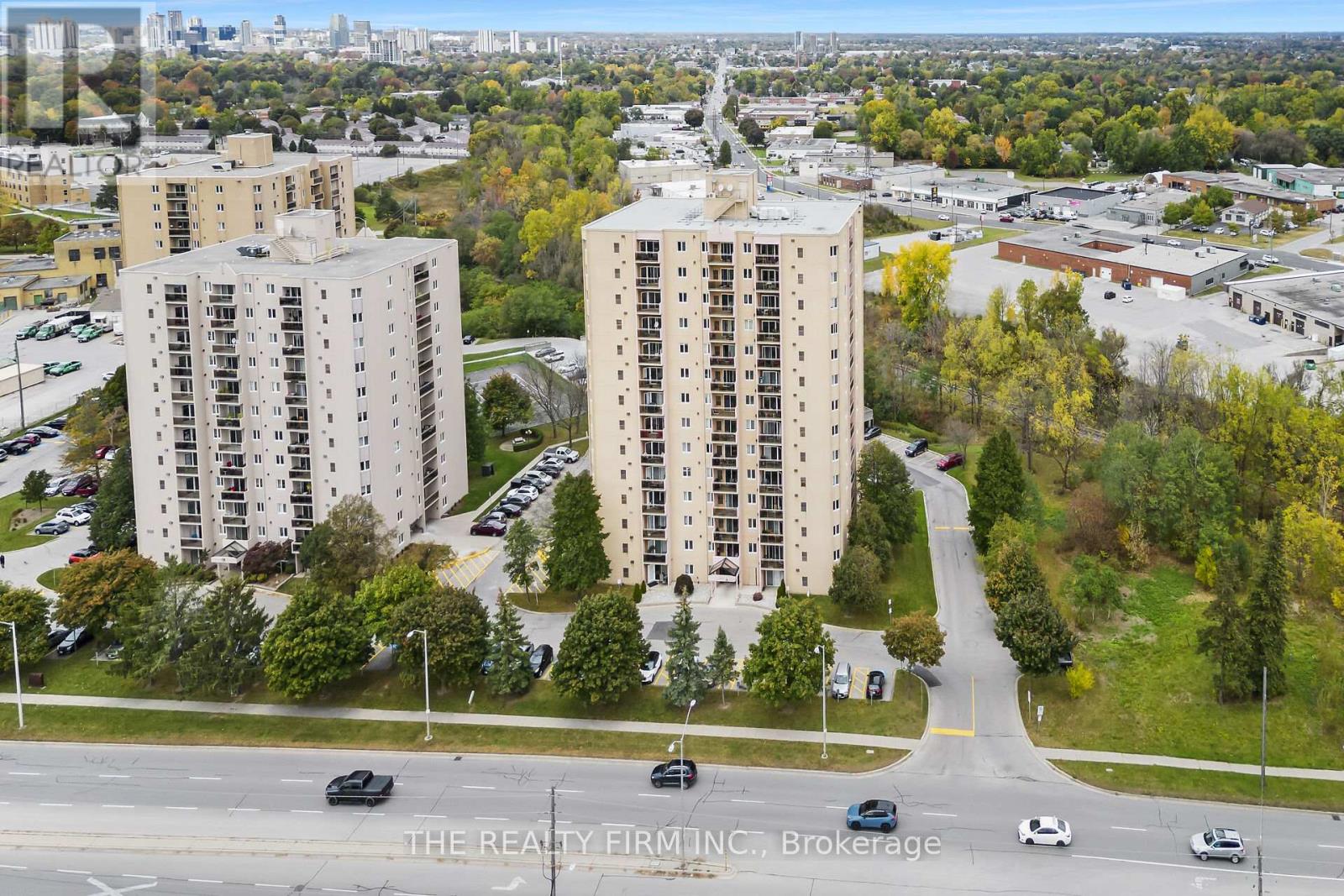 504 - 858 Commissioners Road E, London South, Ontario  N6C 5Y5 - Photo 2 - X12599954