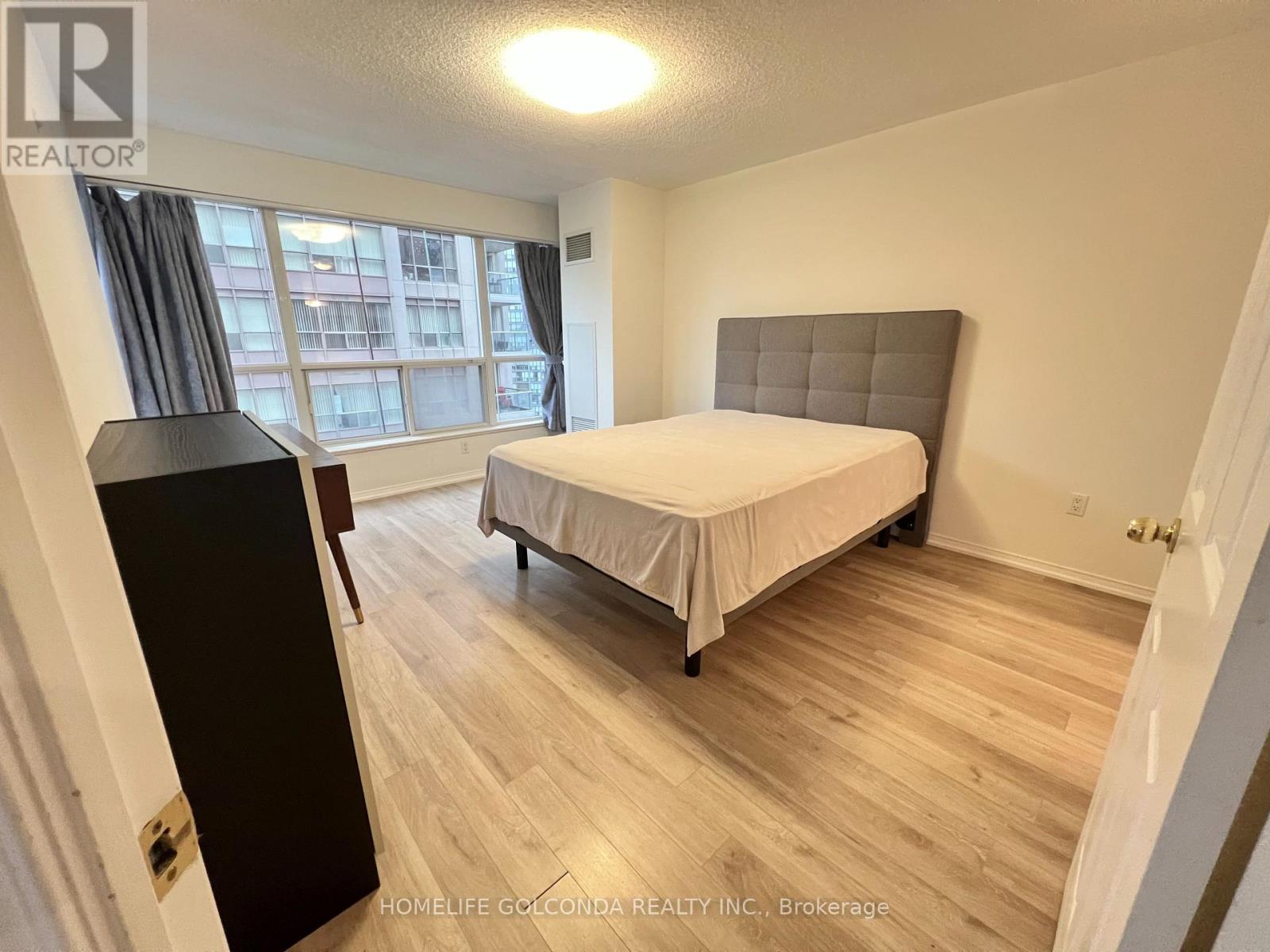 1701 - 909 Bay Street, Toronto, Ontario  M5S 3G2 - Photo 10 - C12599924