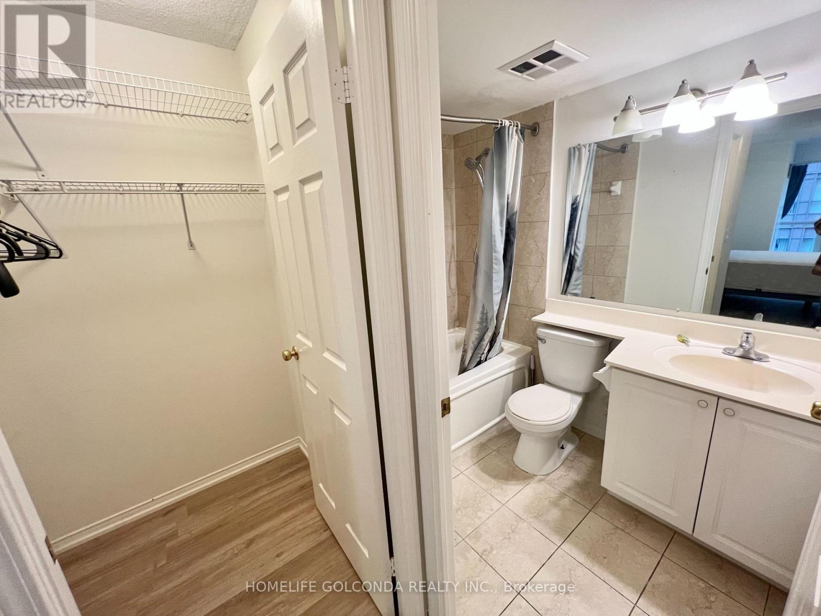 1701 - 909 Bay Street, Toronto, Ontario  M5S 3G2 - Photo 12 - C12599924