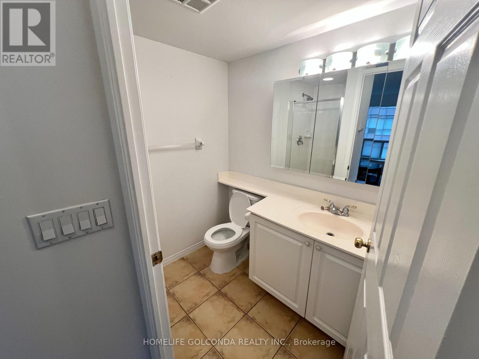 1701 - 909 Bay Street, Toronto, Ontario  M5S 3G2 - Photo 15 - C12599924