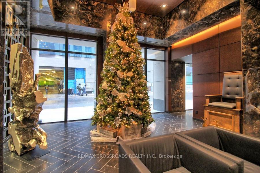 812 - 70 Temperance Street, Toronto, Ontario  M5H 0B1 - Photo 3 - C12599962