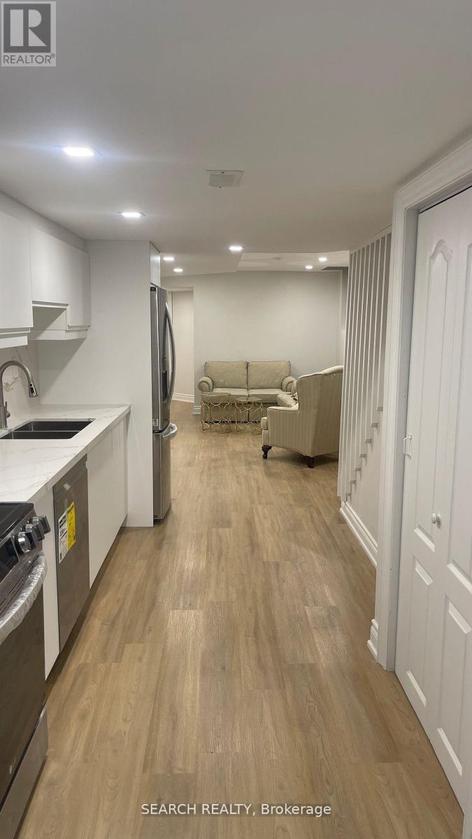 5560 Ethan Drive, Mississauga, Ontario  L5M 0N2 - Photo 13 - W12599916