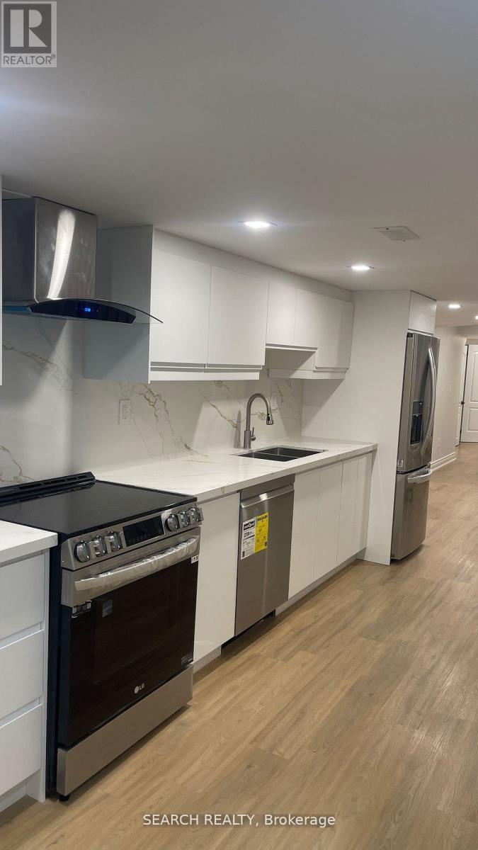 5560 Ethan Drive, Mississauga, Ontario  L5M 0N2 - Photo 18 - W12599916