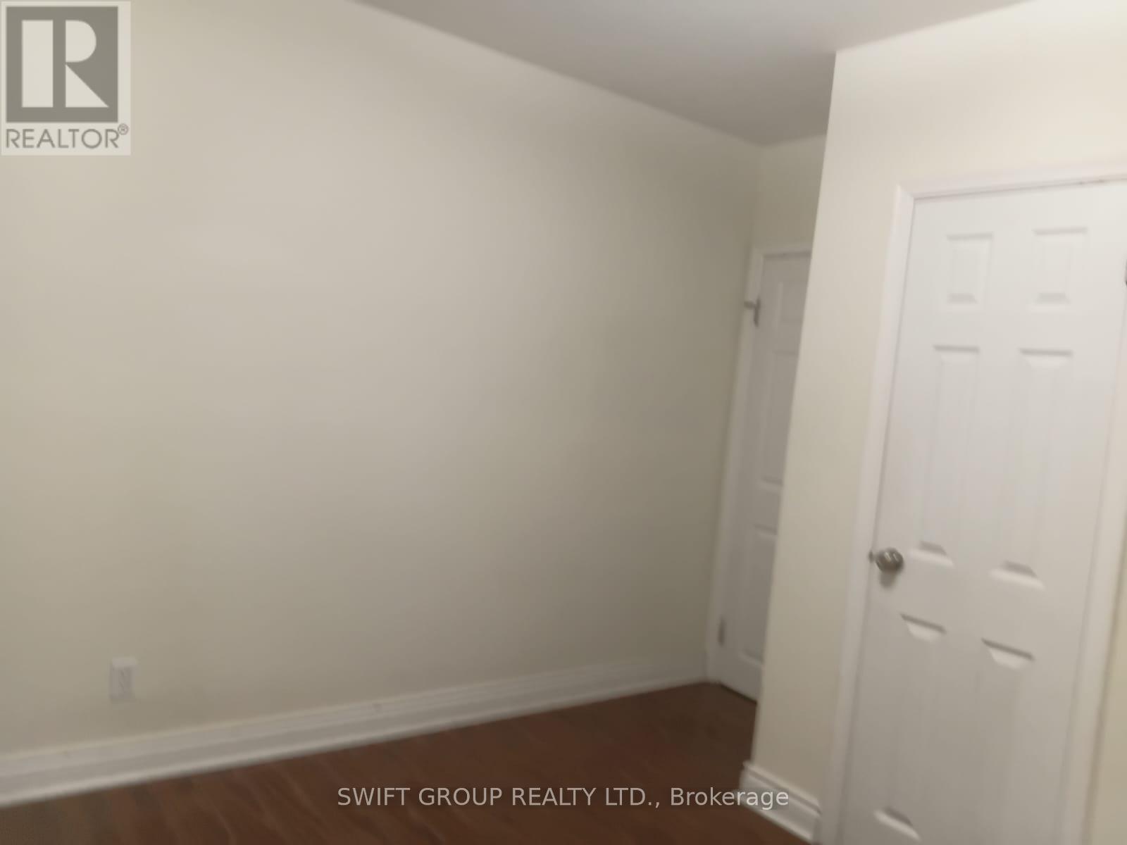 Upper - 8 Heatherglen Road, Toronto, Ontario  M9W 4R1 - Photo 11 - W12599944