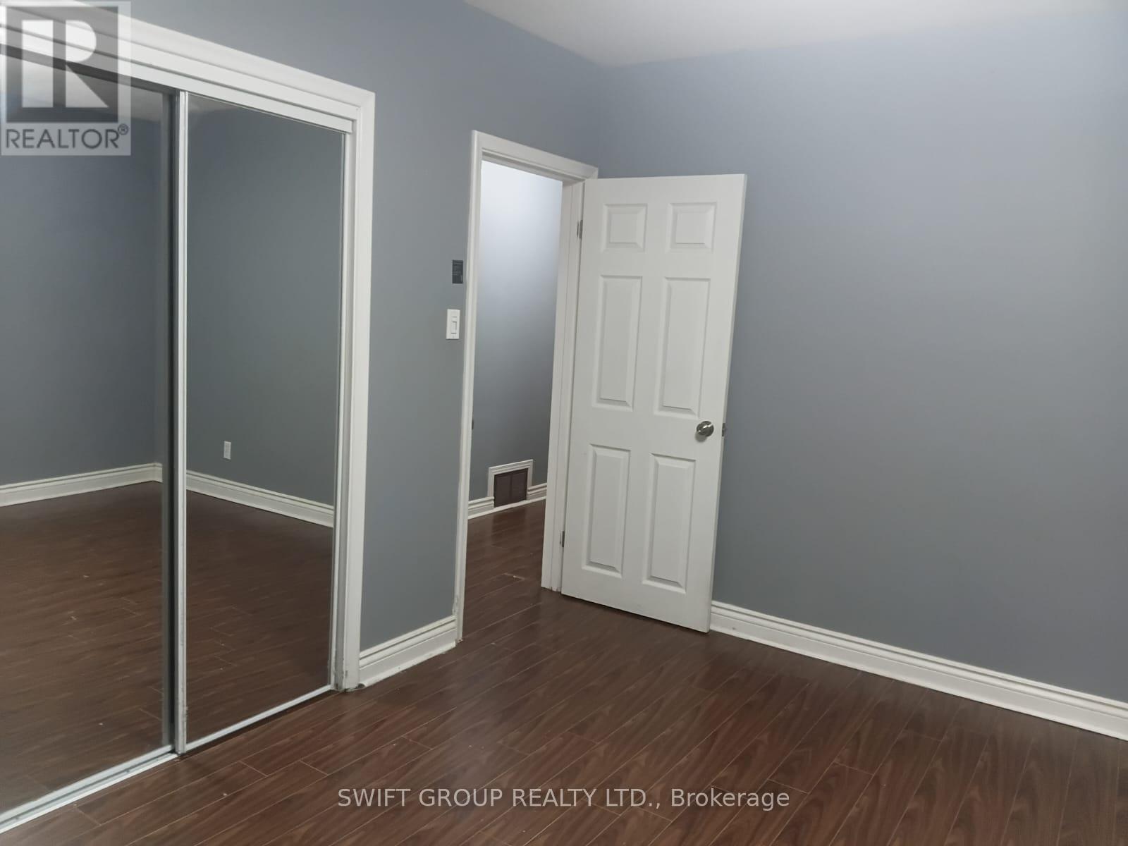 Upper - 8 Heatherglen Road, Toronto, Ontario  M9W 4R1 - Photo 6 - W12599944