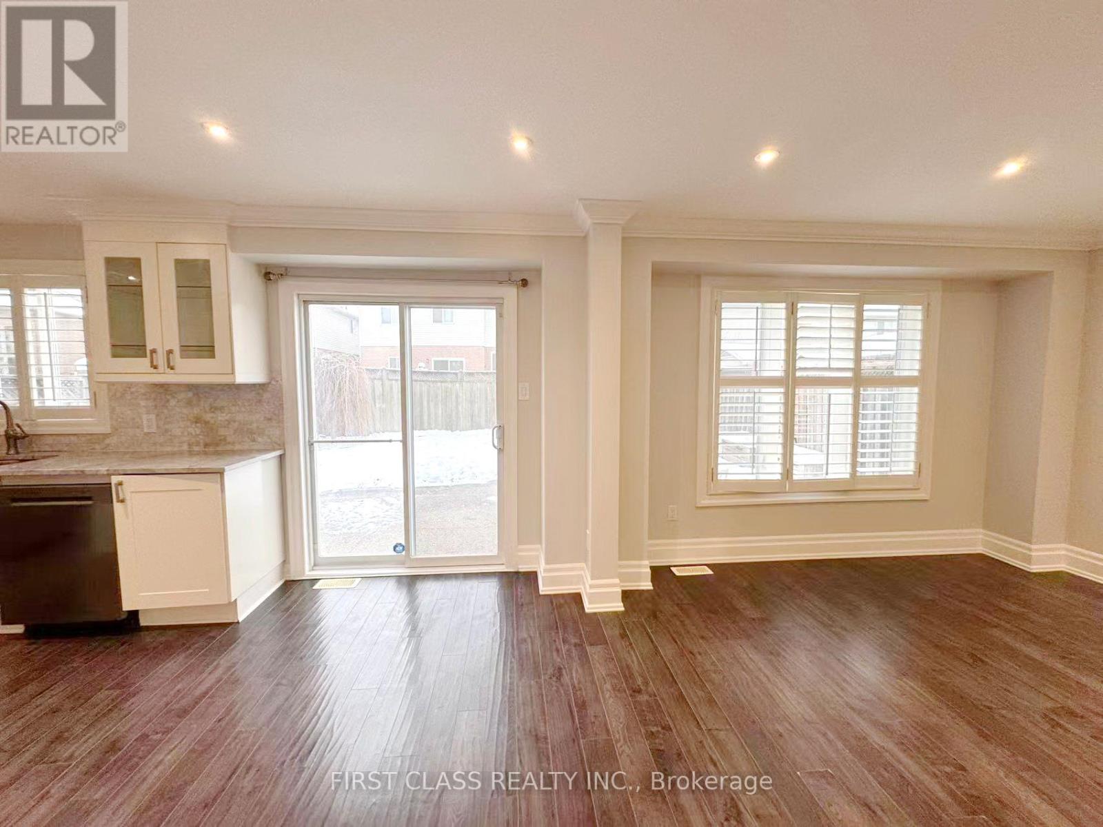 56 Moorland Crescent, Hamilton, Ontario  L9K 1N7 - Photo 12 - X12599968