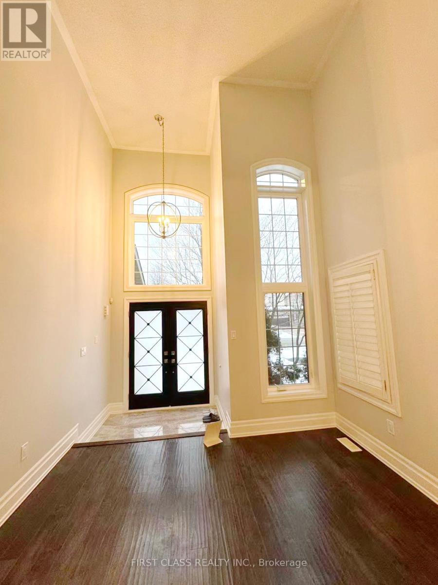 56 Moorland Crescent, Hamilton, Ontario  L9K 1N7 - Photo 3 - X12599968