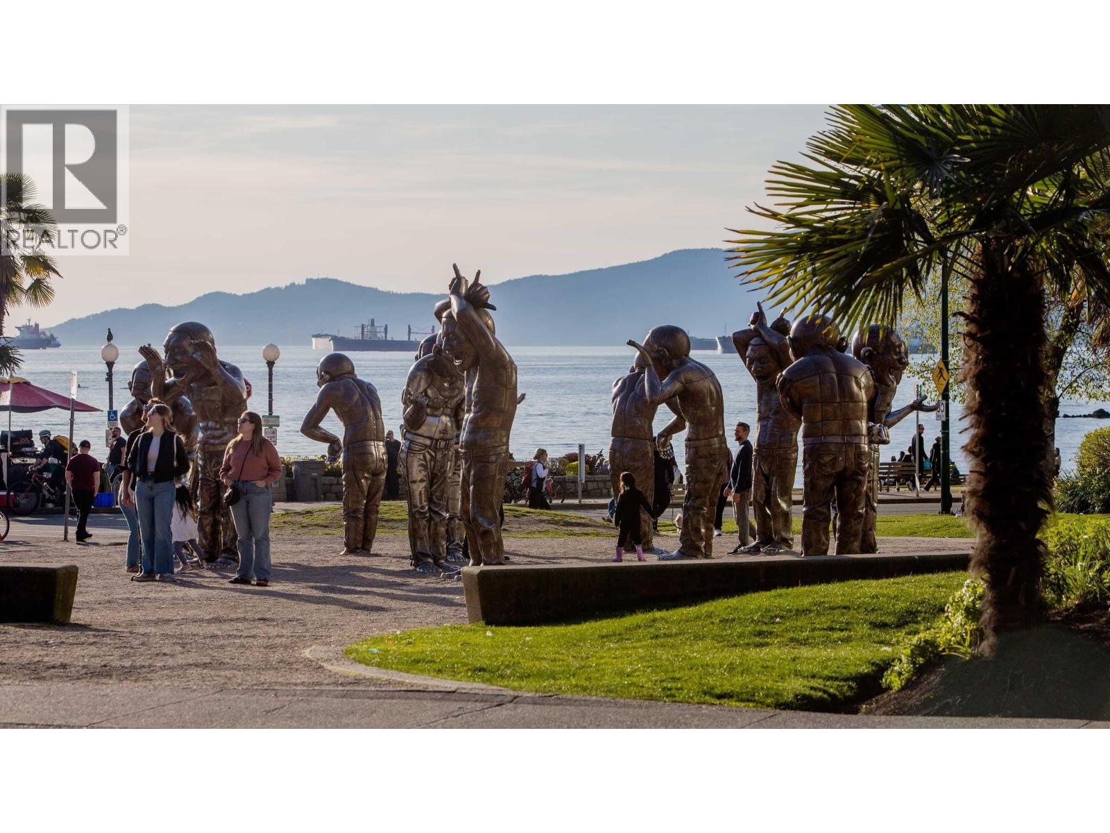 201 1535 Nelson Street, Vancouver, British Columbia  V6G 1M2 - Photo 2 - R3072016