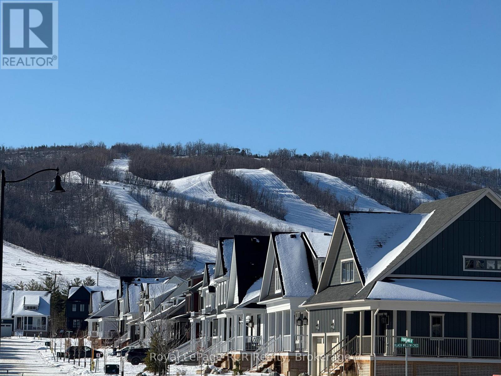 130 Courtland Street, Blue Mountains, Ontario  L9Y 5L8 - Photo 3 - X12485684