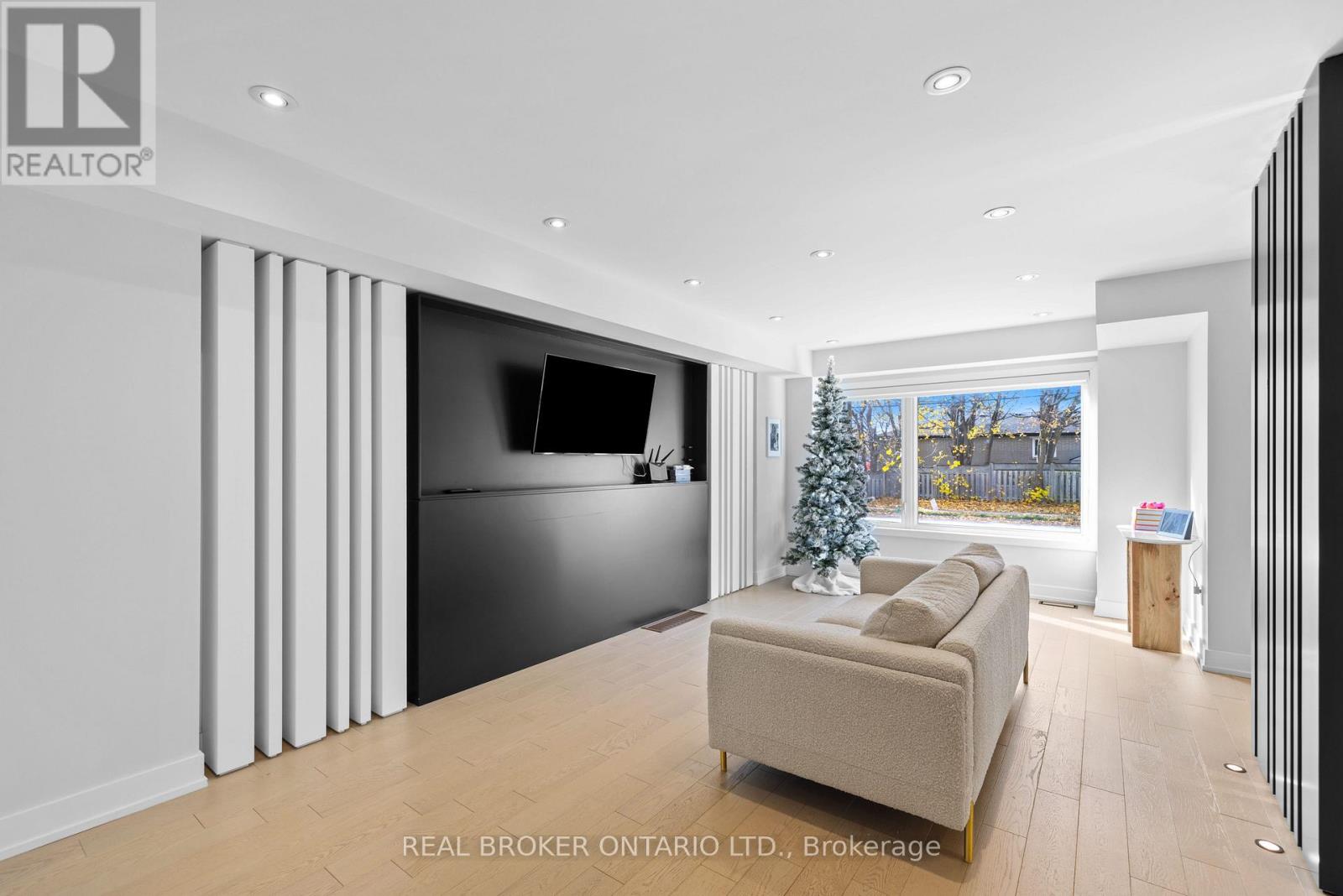 1308 Gull Crossing, Pickering, Ontario  L1W 0B7 - Photo 5 - E12599986