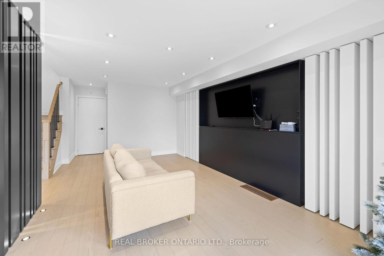 1308 Gull Crossing, Pickering, Ontario  L1W 0B7 - Photo 7 - E12599986