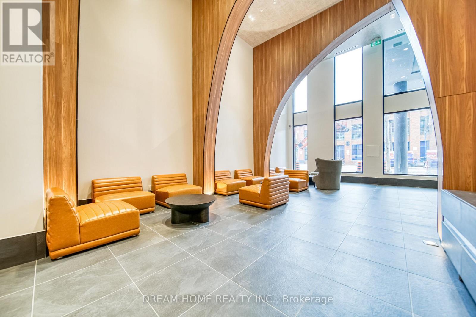 314 - 270 Dufferin Street, Toronto, Ontario  M6K 0H8 - Photo 3 - W12599984