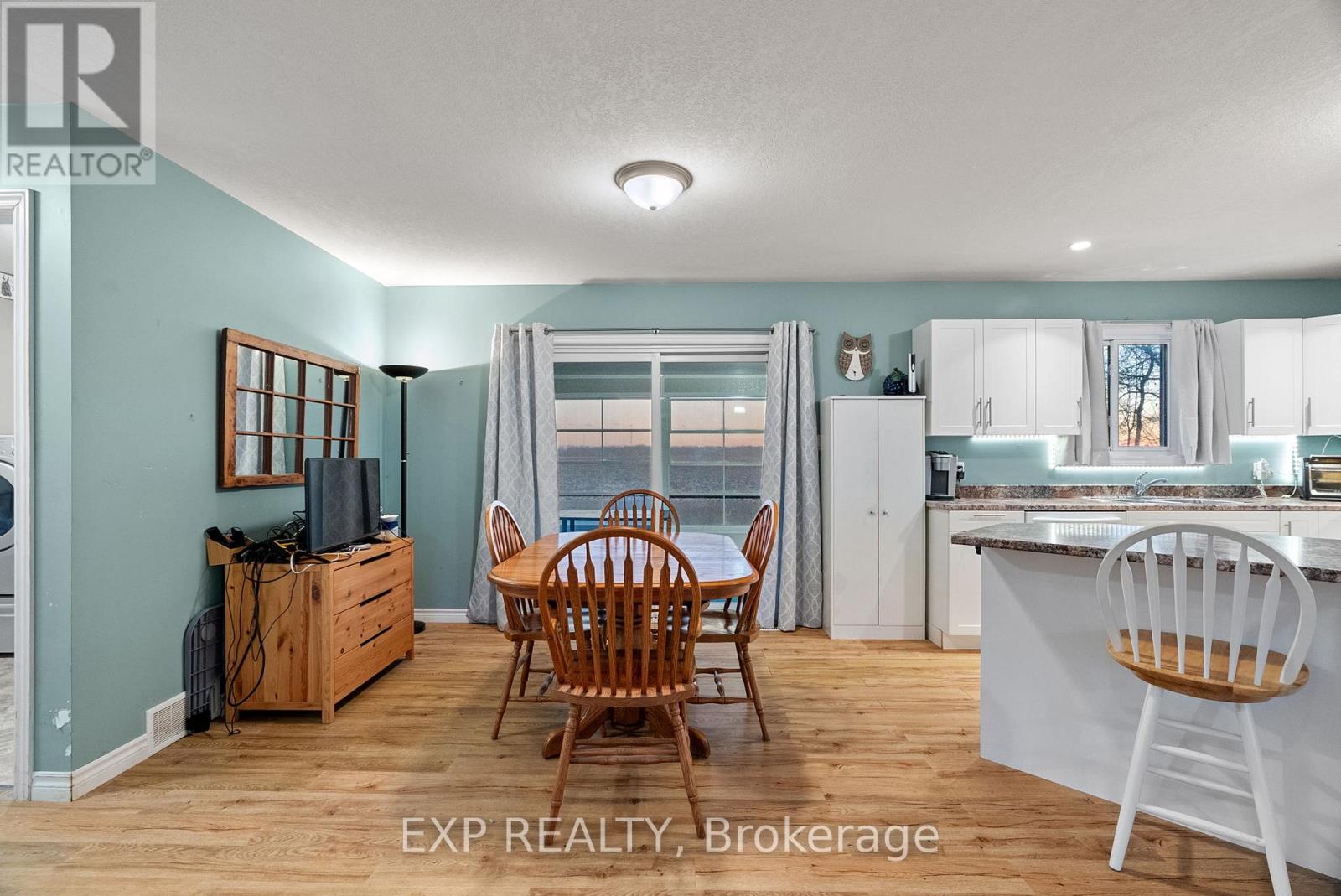 8459 Lazy Lane, Lambton Shores, Ontario  N0M 2N0 - Photo 16 - X12600010