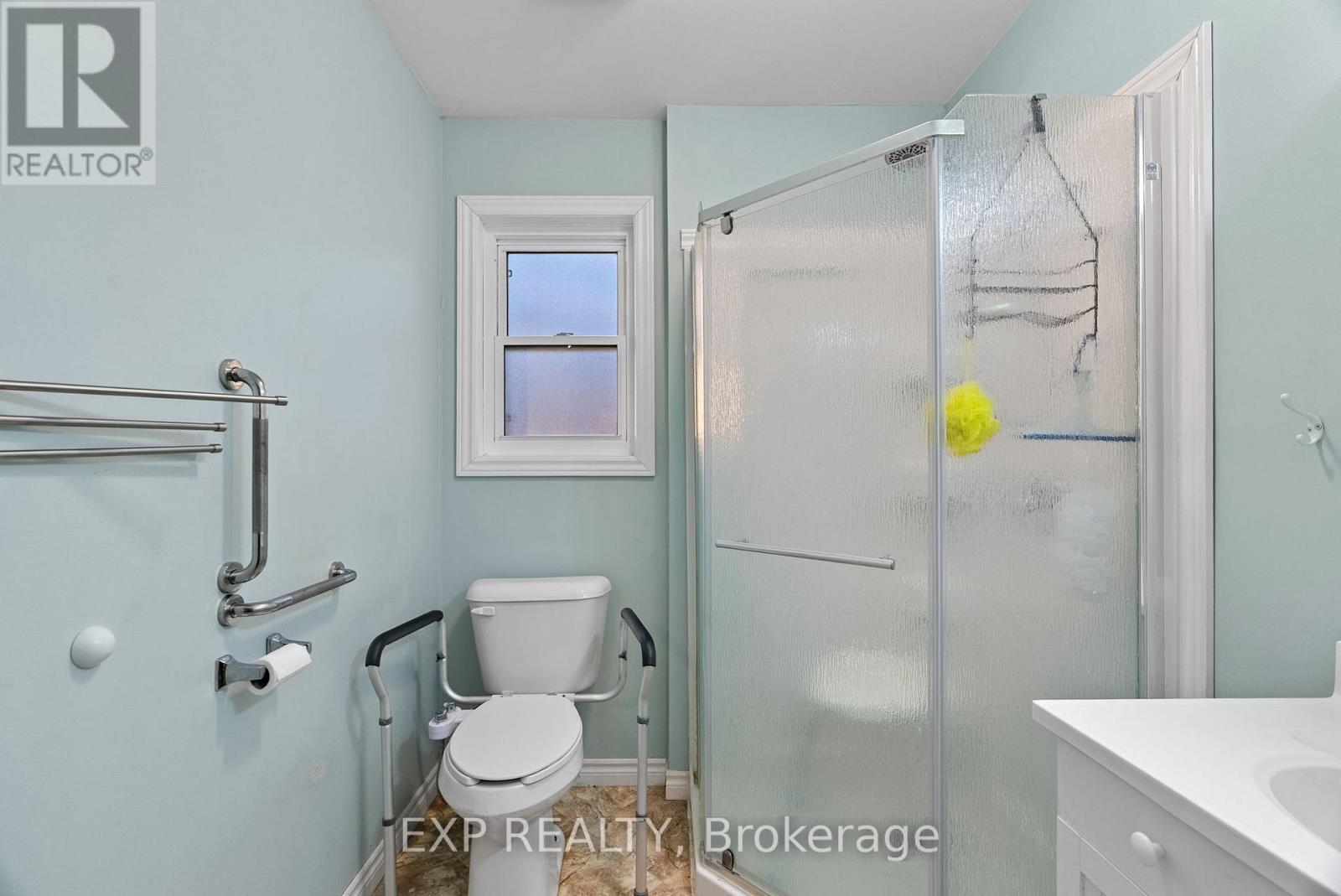 8459 Lazy Lane, Lambton Shores, Ontario  N0M 2N0 - Photo 24 - X12600010