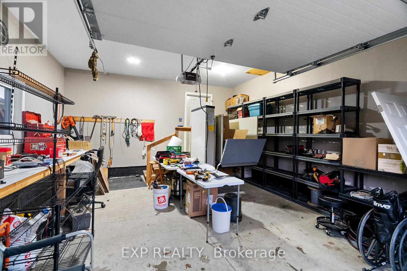 8459 Lazy Lane, Lambton Shores, Ontario  N0M 2N0 - Photo 32 - X12600010