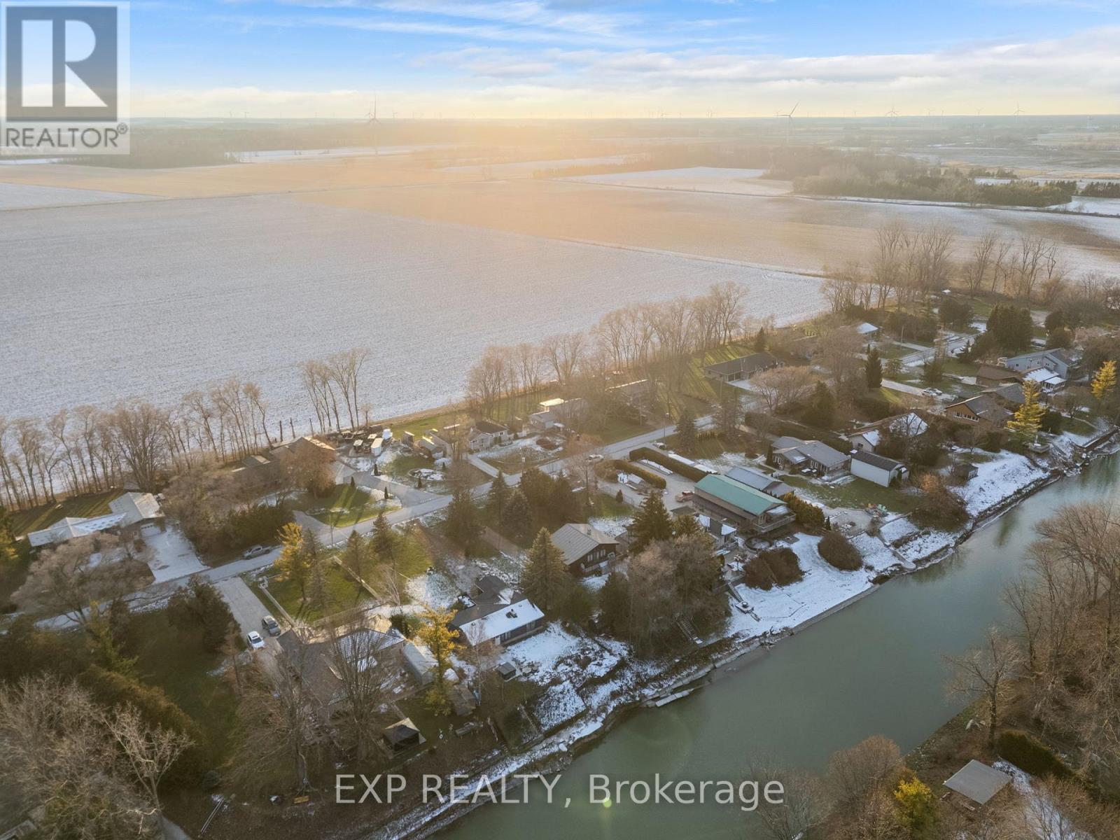 8459 Lazy Lane, Lambton Shores, Ontario  N0M 2N0 - Photo 46 - X12600010