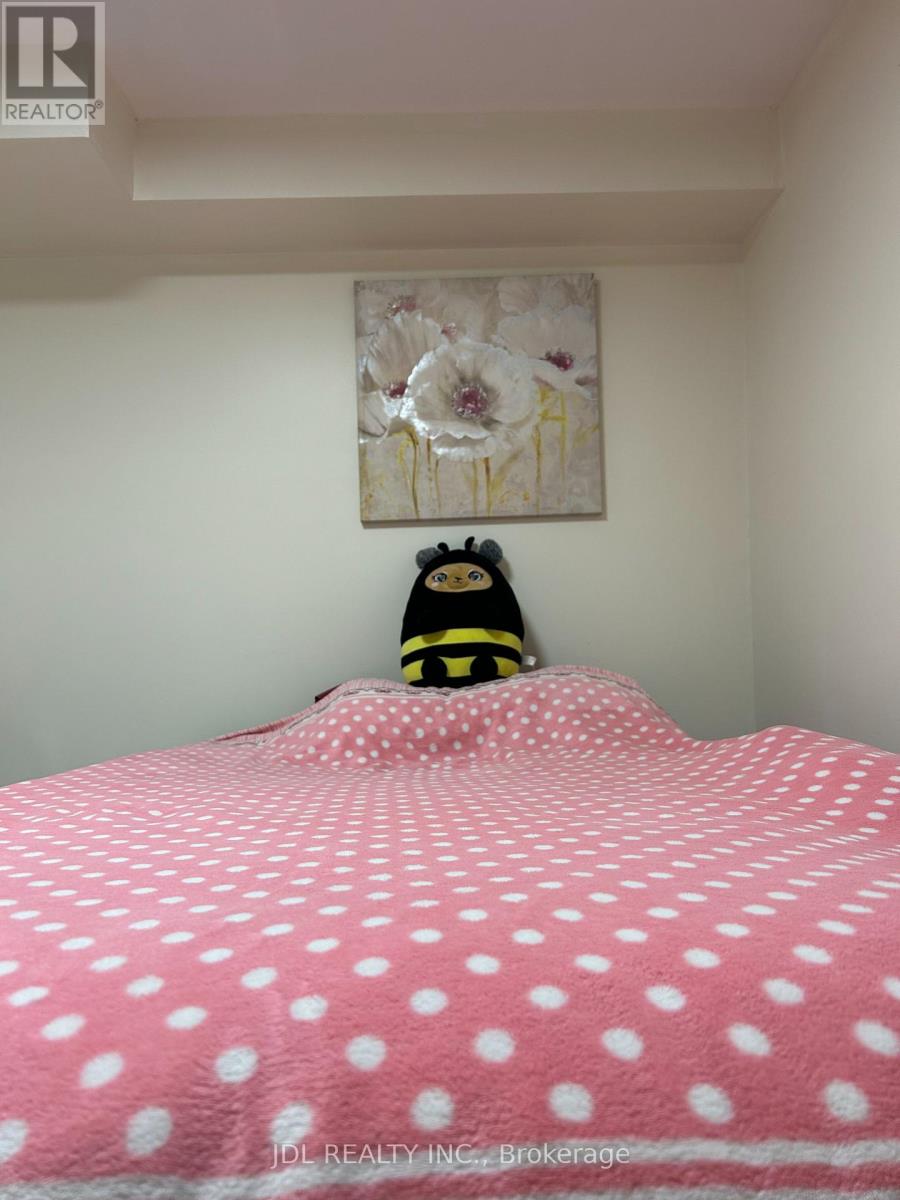 18 Cadillac Ave Avenue, Toronto, Ontario M3H 1R9 - Photo 20 - C12599988