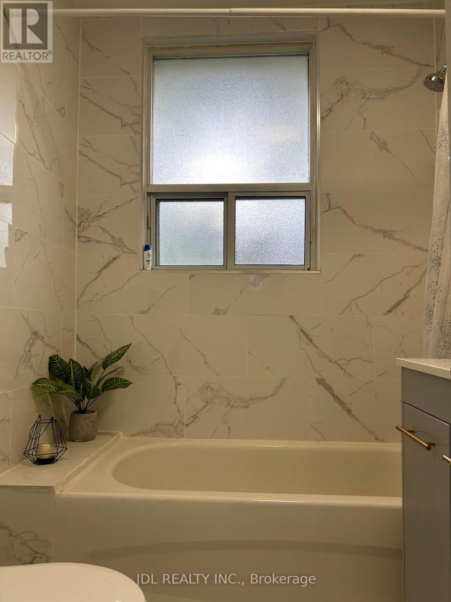 18 Cadillac Ave Avenue, Toronto, Ontario M3H 1R9 - Photo 21 - C12599988