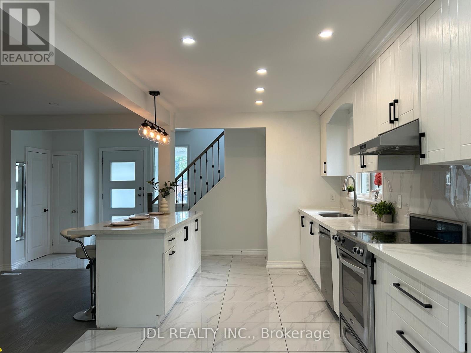 18 Cadillac Ave Avenue, Toronto, Ontario M3H 1R9 - Photo 8 - C12599988