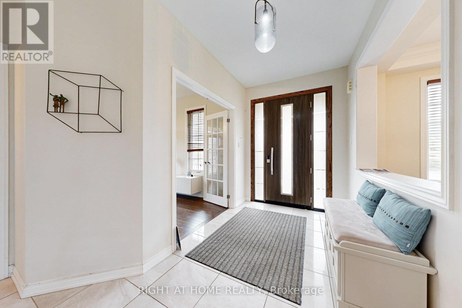 27 Roy Road, New Tecumseth (Tottenham), Ontario  L0G 1W0 - Photo 4 - N12600018