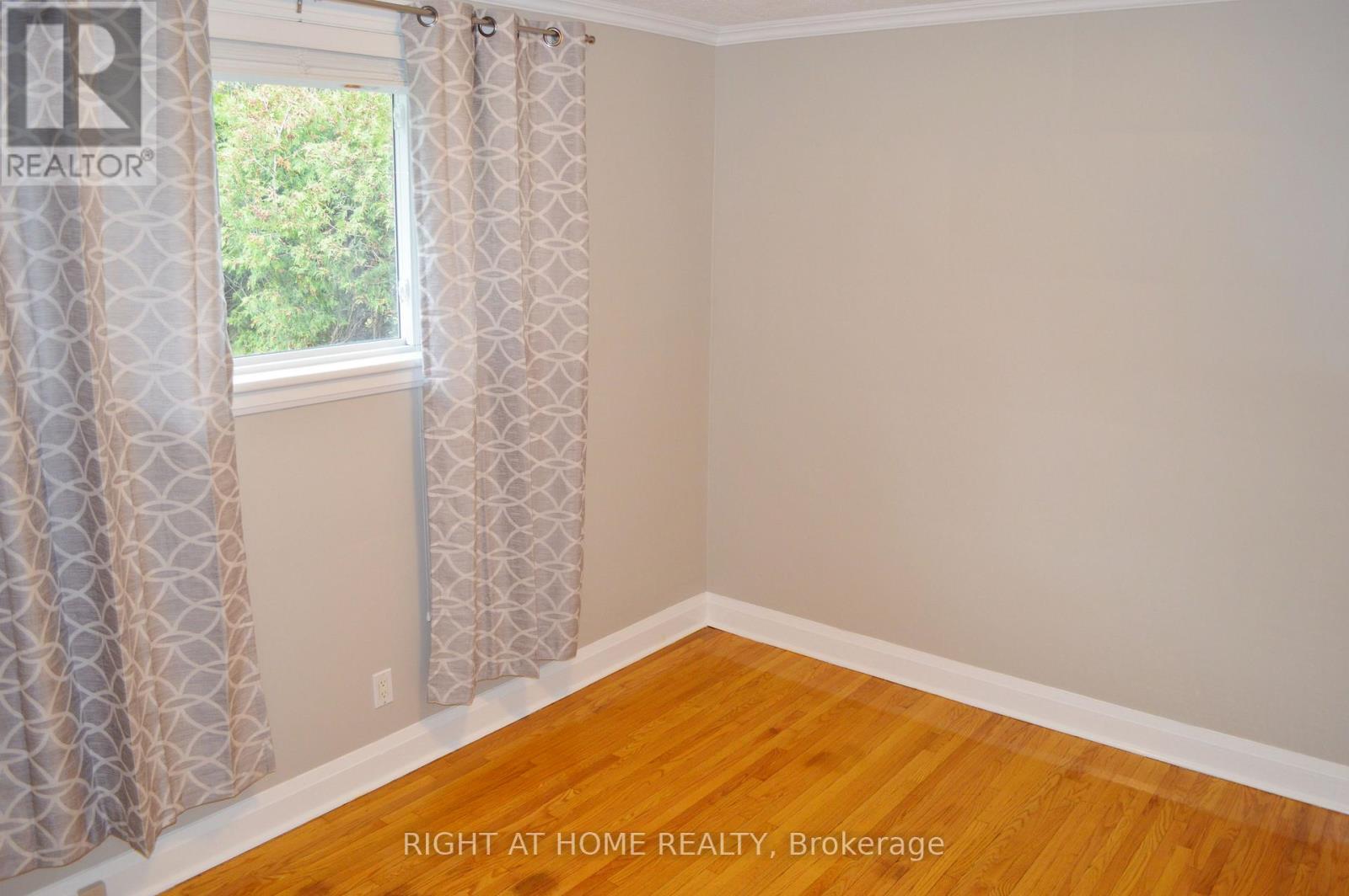 31 Park Avenue E, Burlington, Ontario  L7T 1Y2 - Photo 11 - W12599990