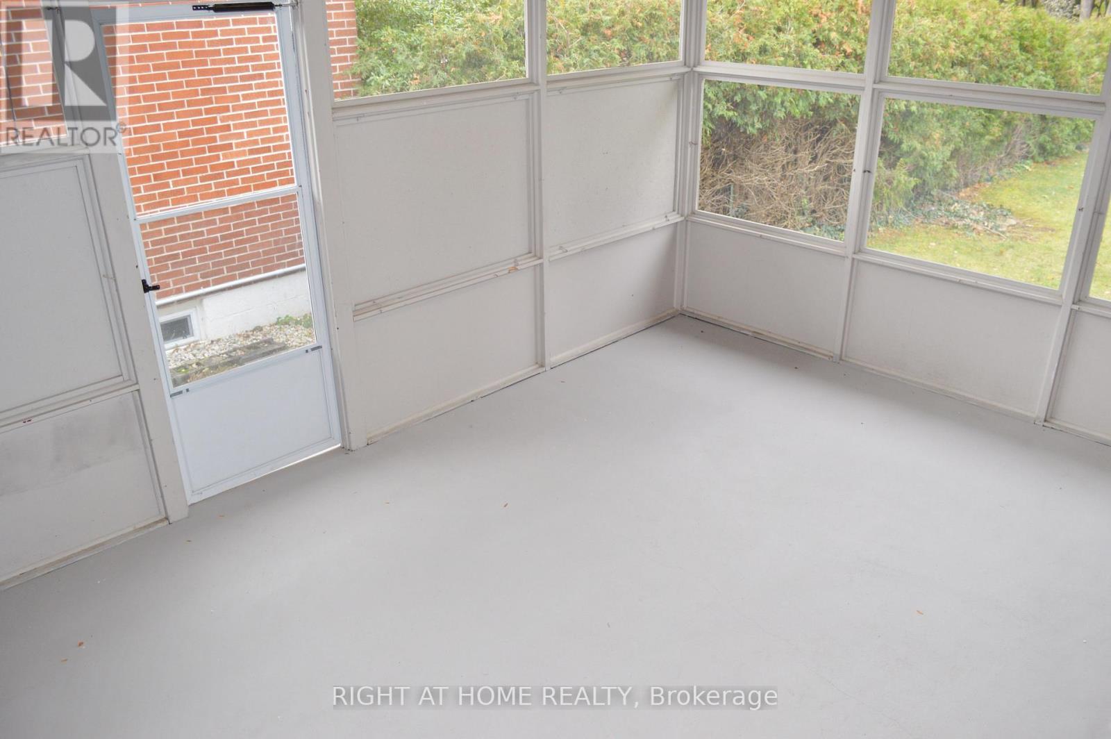 31 Park Avenue E, Burlington, Ontario  L7T 1Y2 - Photo 14 - W12599990