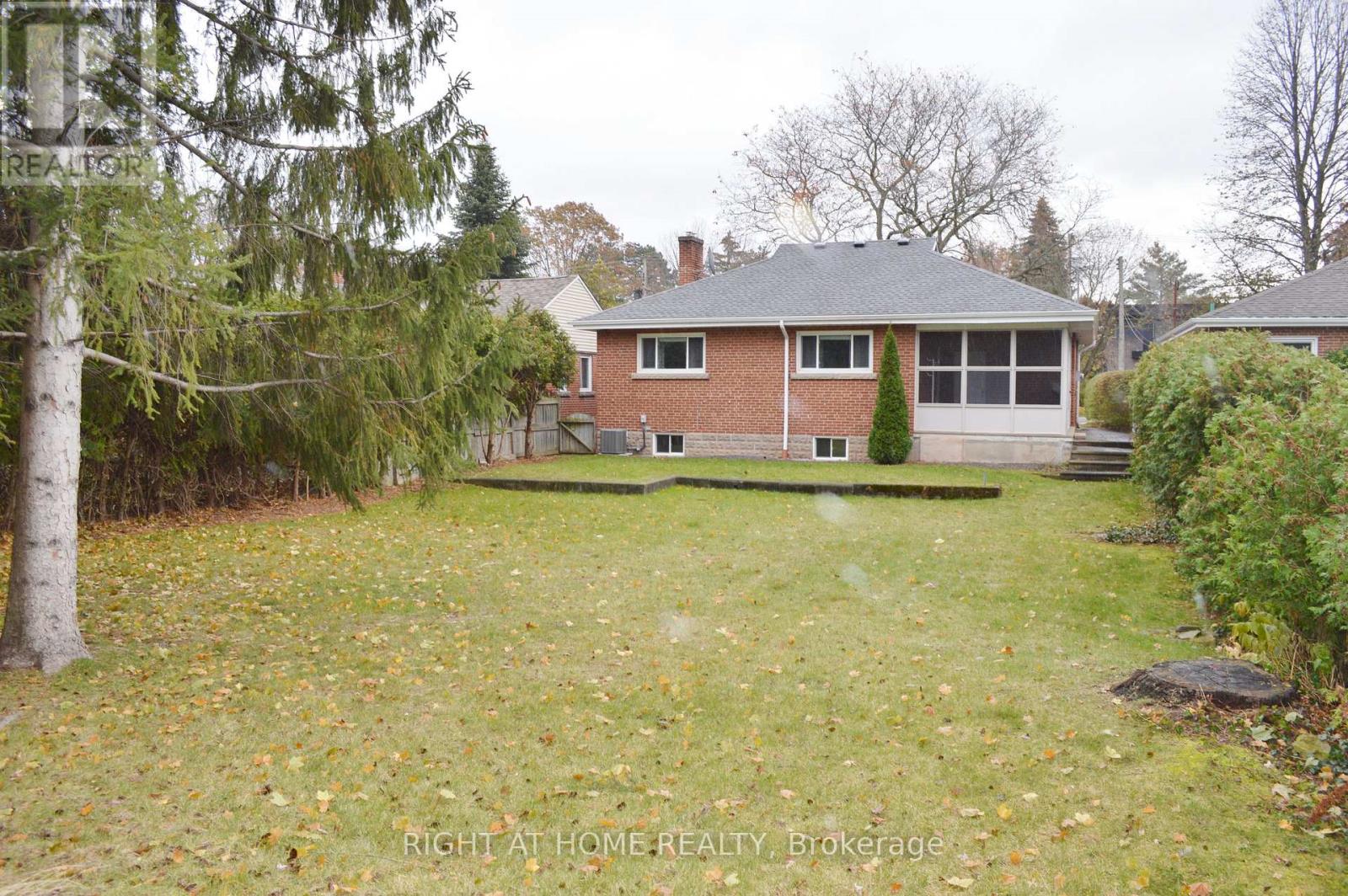 31 Park Avenue E, Burlington, Ontario  L7T 1Y2 - Photo 20 - W12599990