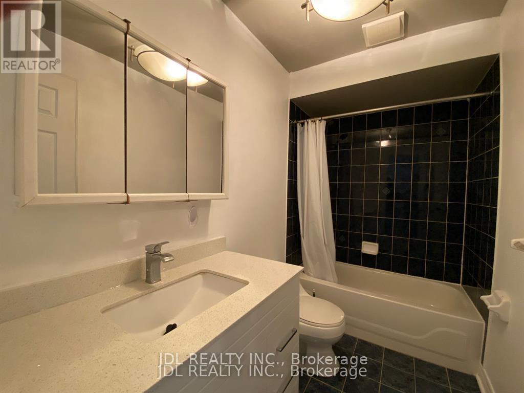 618 Leatherleaf Drive, Mississauga, Ontario  L4Z 3Z1 - Photo 19 - W12600008