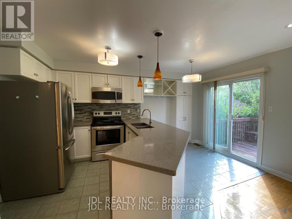 618 Leatherleaf Drive, Mississauga, Ontario  L4Z 3Z1 - Photo 9 - W12600008