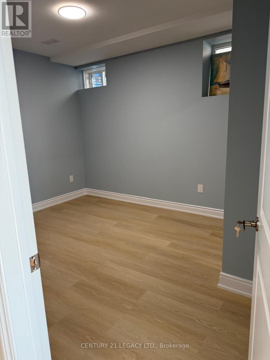 38 Lost Canyon Way E, Brampton, Ontario  L6X 3A6 - Photo 11 - W12600012