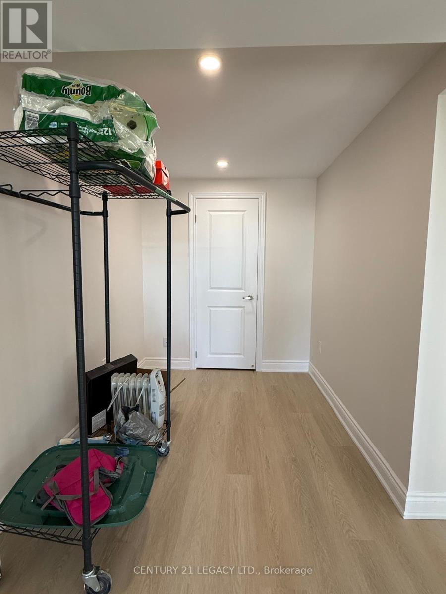 38 Lost Canyon Way E, Brampton, Ontario  L6X 3A6 - Photo 8 - W12600012