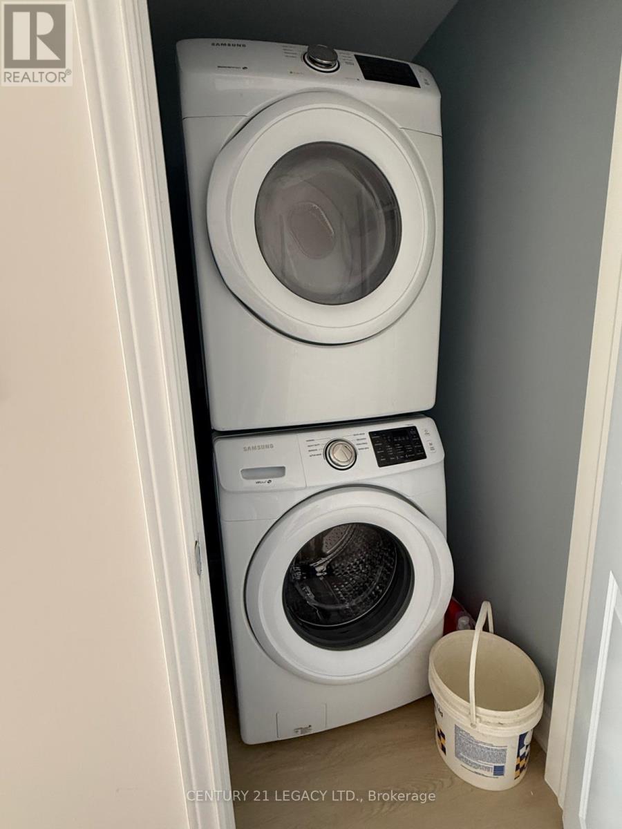 38 Lost Canyon Way E, Brampton, Ontario  L6X 3A6 - Photo 9 - W12600012