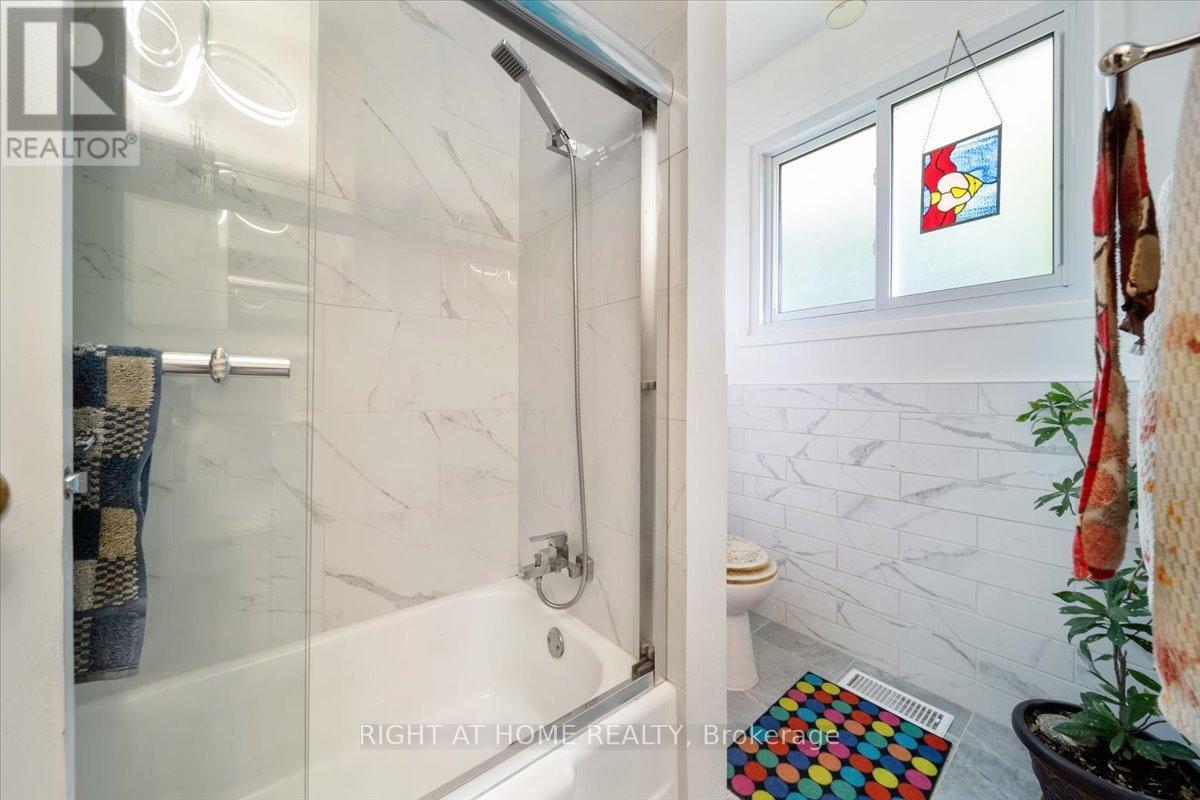 1 Harrogate Place, Ottawa, Ontario  K2H 5L6 - Photo 7 - X12600030