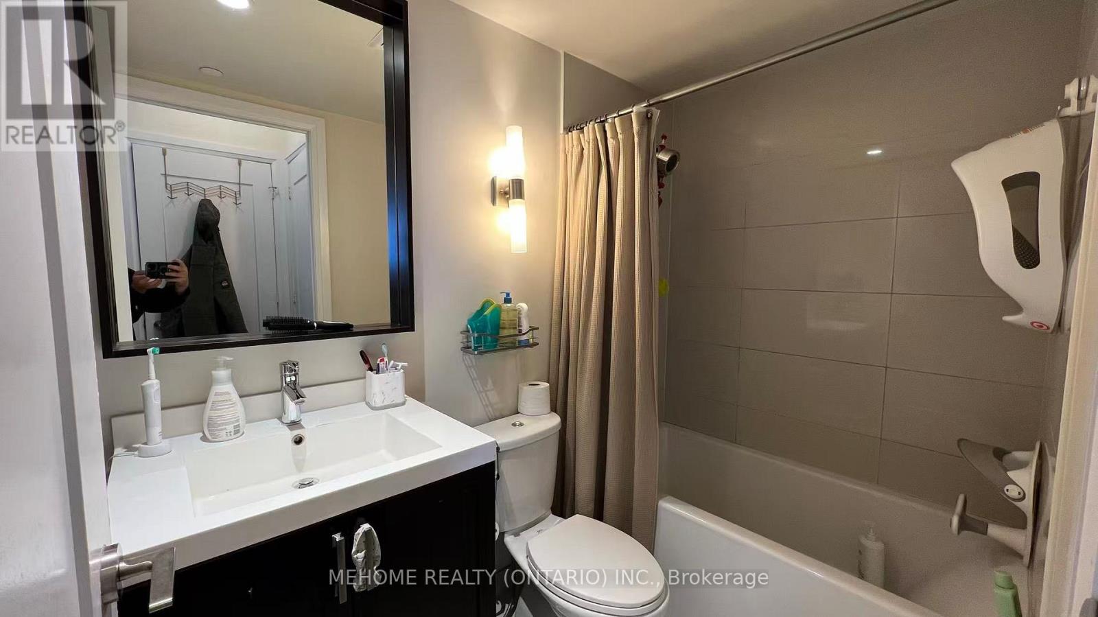 2406 - 18 Graydon Hall Drive, Toronto, Ontario  M3A 0A4 - Photo 3 - C12600028