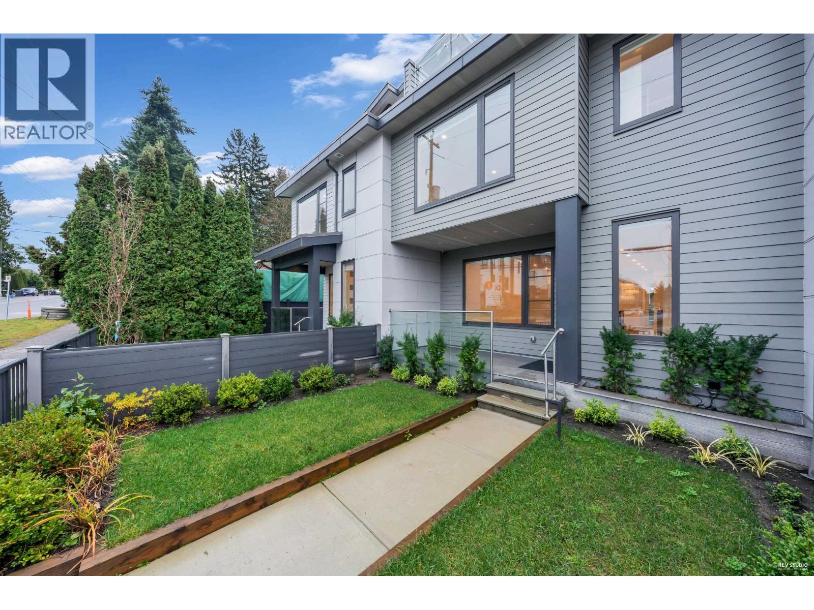 102 706 Smith Avenue, Coquitlam, British Columbia  V3J 2W7 - Photo 2 - R3071789