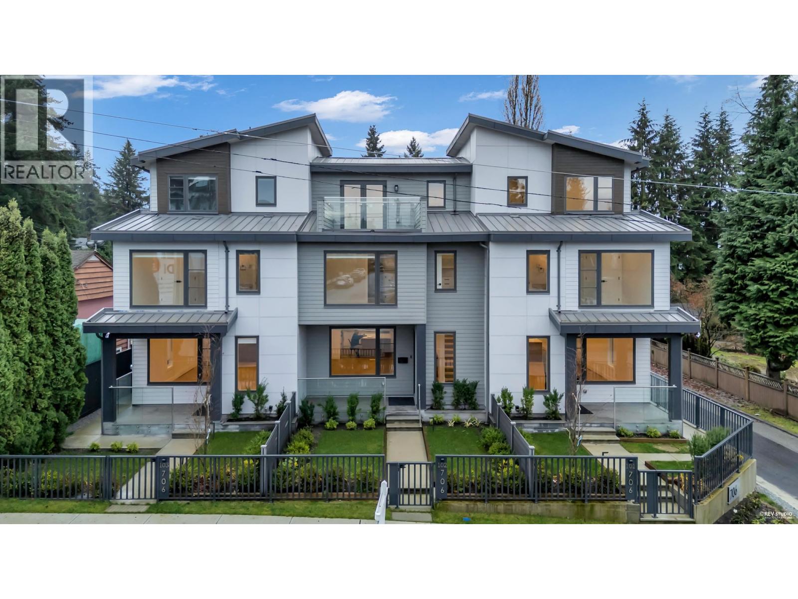 102 706 SMITH AVENUE, Coquitlam, British Columbia