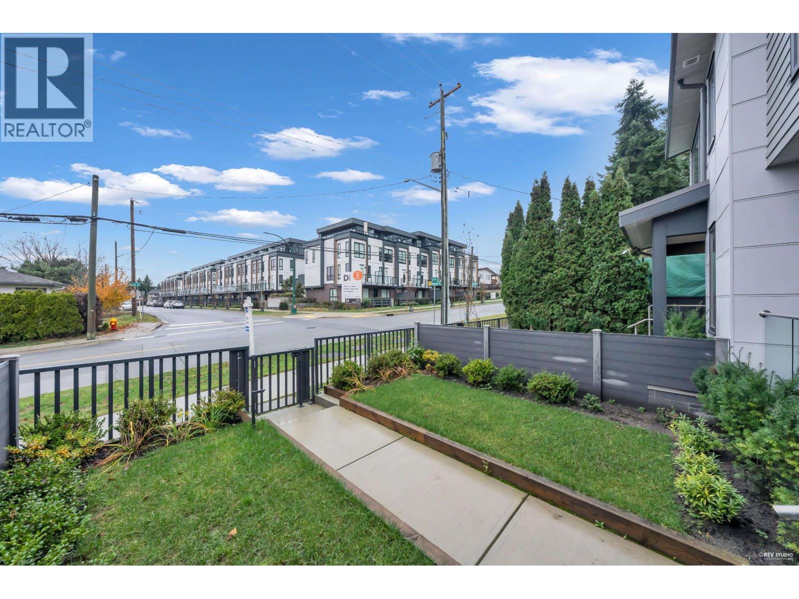 102 706 Smith Avenue, Coquitlam, British Columbia  V3J 2W7 - Photo 3 - R3071789