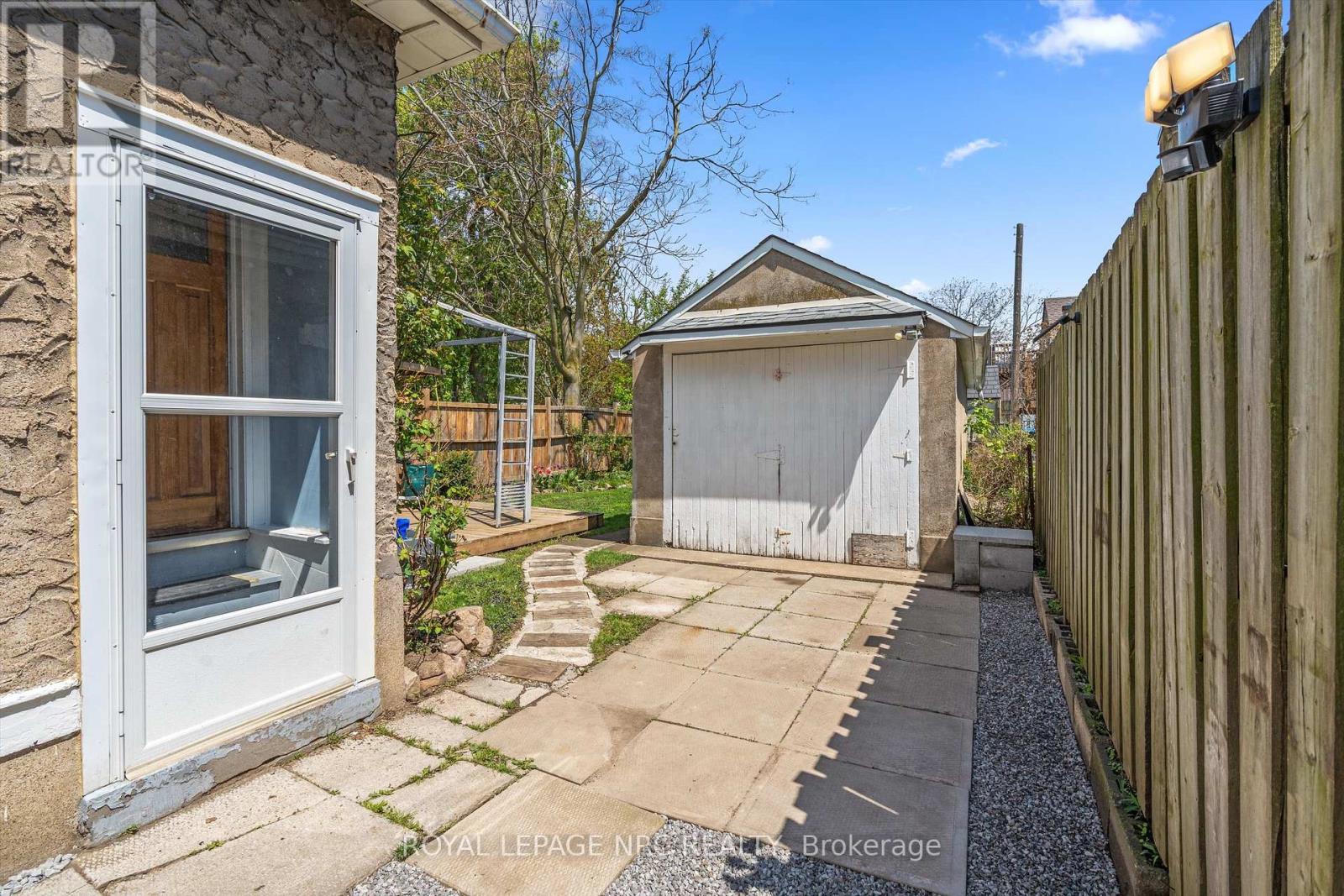 64 Haynes Avenue, St. Catharines, Ontario  L2R 3Z3 - Photo 5 - X12600044