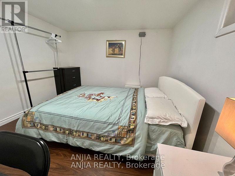 298 EMPRESS BASEMENT AVENUE, Toronto, Ontario