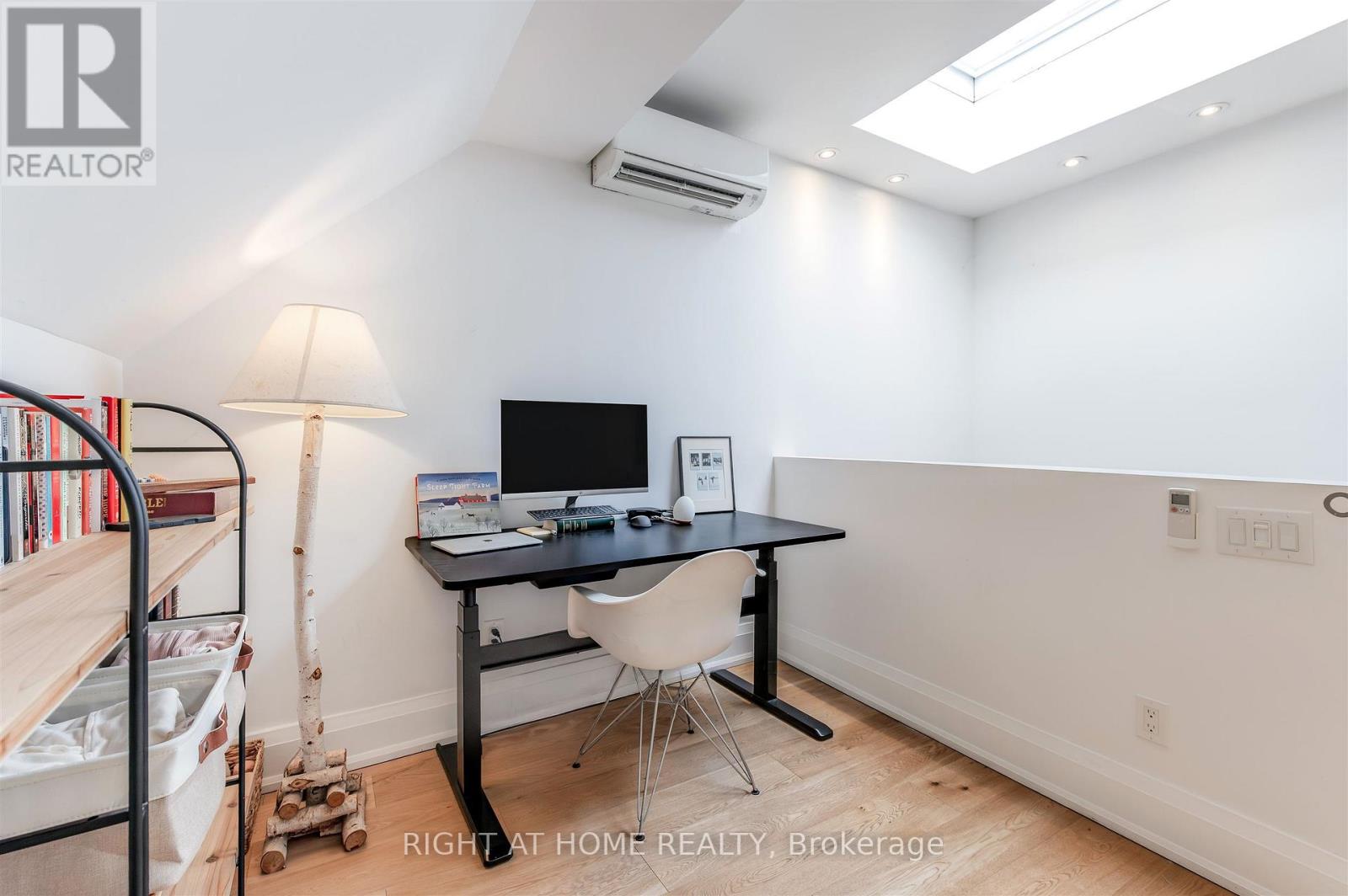 2nd And 3rd Floor - 65 Rusholme Park Crescent, Toronto (Little Portugal), Ontario  M6J 2E1 - Photo 10 - C12600056