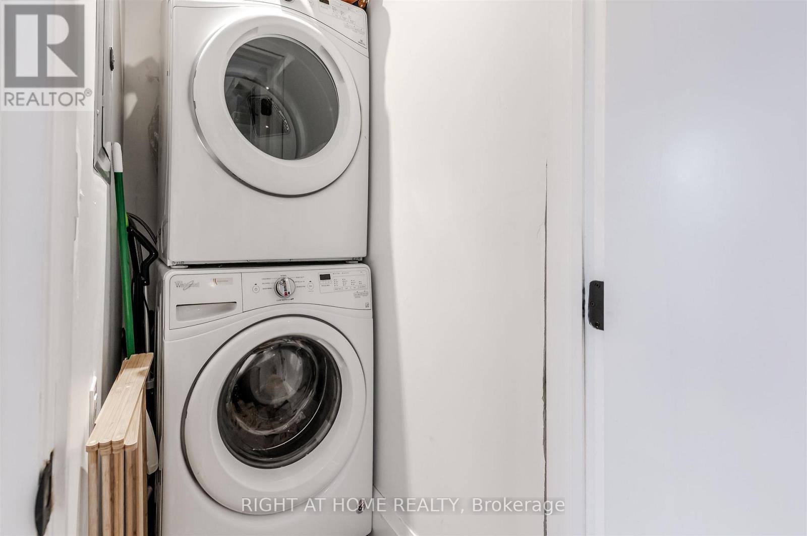 2nd And 3rd Floor - 65 Rusholme Park Crescent, Toronto (Little Portugal), Ontario  M6J 2E1 - Photo 18 - C12600056