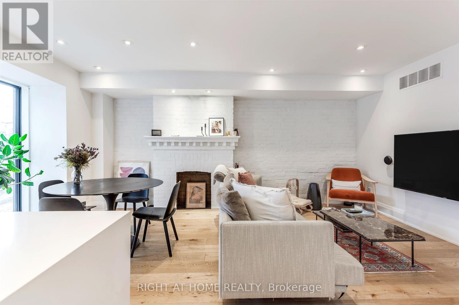 2nd And 3rd Floor - 65 Rusholme Park Crescent, Toronto (Little Portugal), Ontario  M6J 2E1 - Photo 4 - C12600056