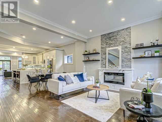 64 Fairside Avenue, Toronto, Ontario  M4C 3H2 - Photo 5 - E12600032