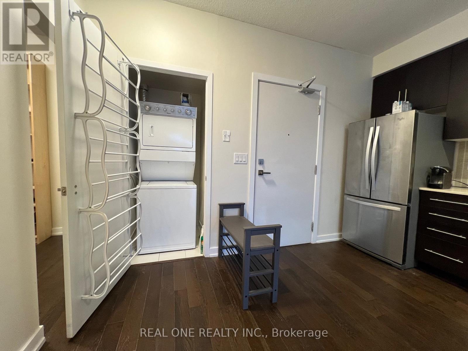 1410 - 510 Curran Place, Mississauga, Ontario  L5B 0J8 - Photo 9 - W12600034