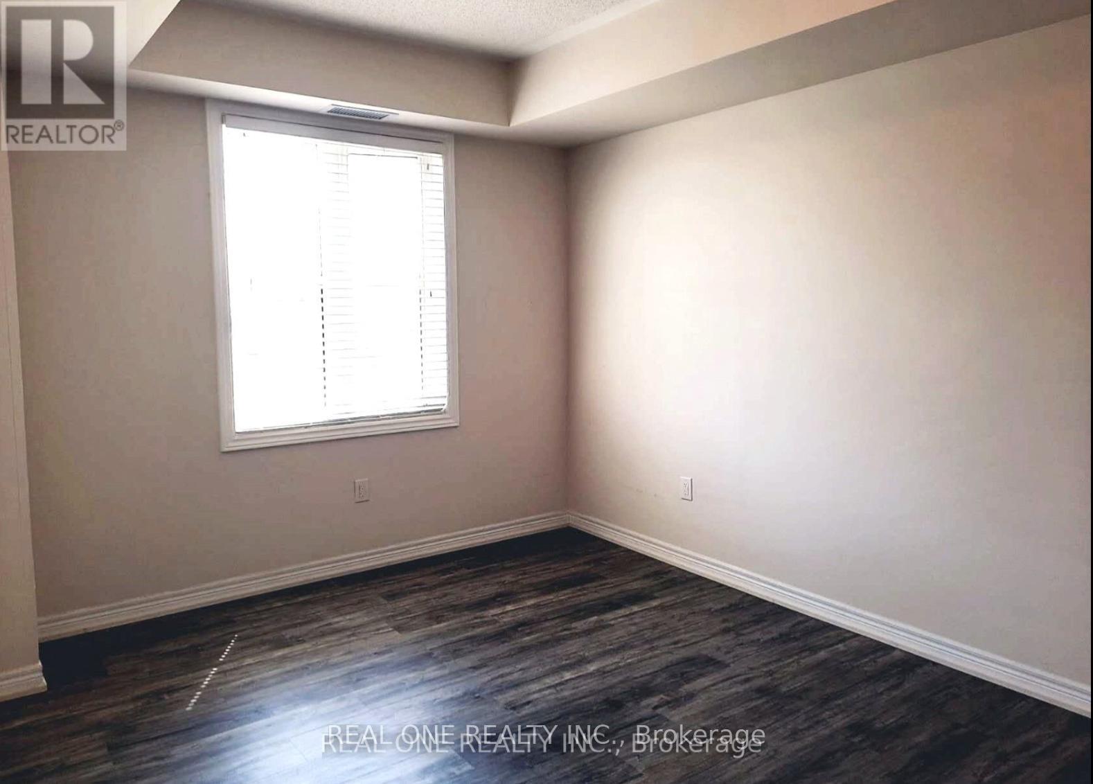 301 - 275 Littlewood Drive, Oakville, Ontario  L6H 0K5 - Photo 6 - W12600066