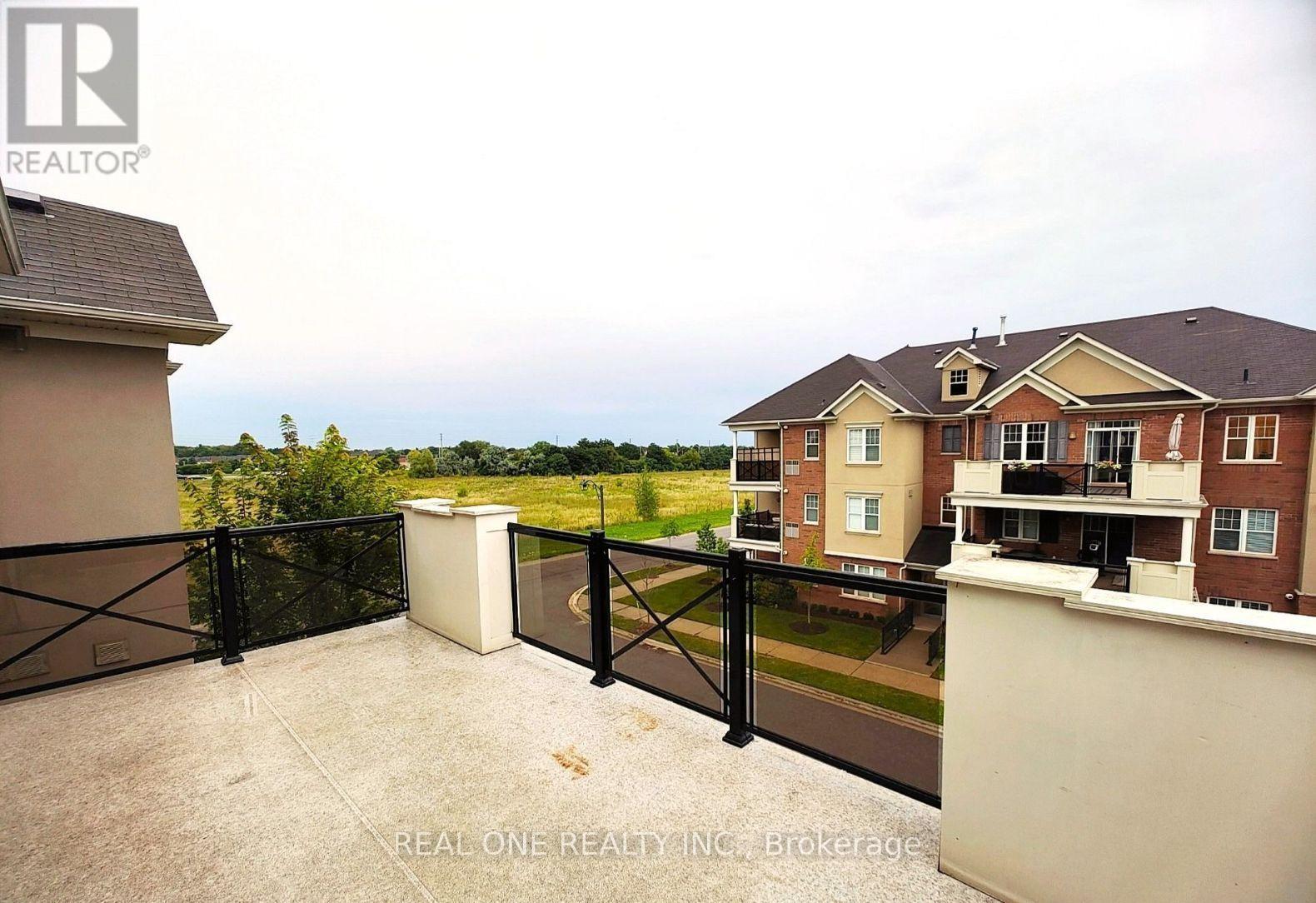 301 - 275 Littlewood Drive, Oakville, Ontario  L6H 0K5 - Photo 8 - W12600066