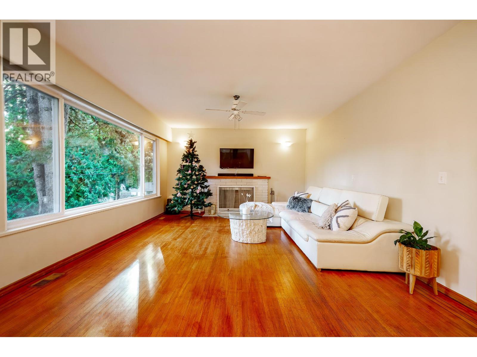 1648 Scarborough Crescent, Port Coquitlam, British Columbia  V3C 2R1 - Photo 4 - R3072032